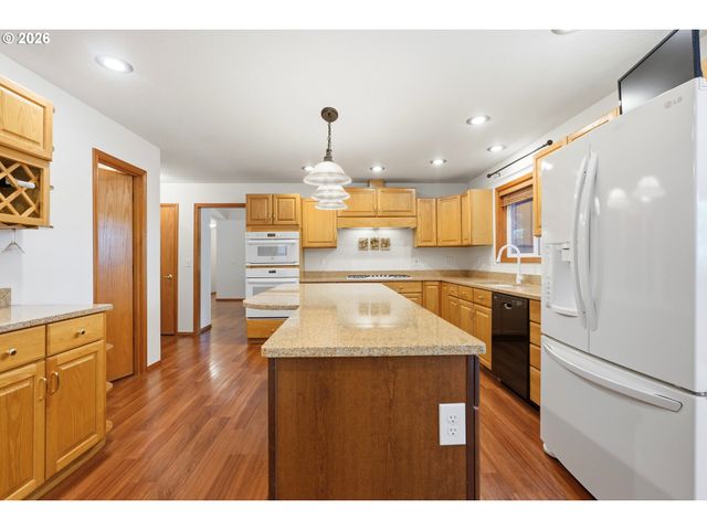 37620 Se HIDDEN FALLS Rd, Washougal, WA 98671