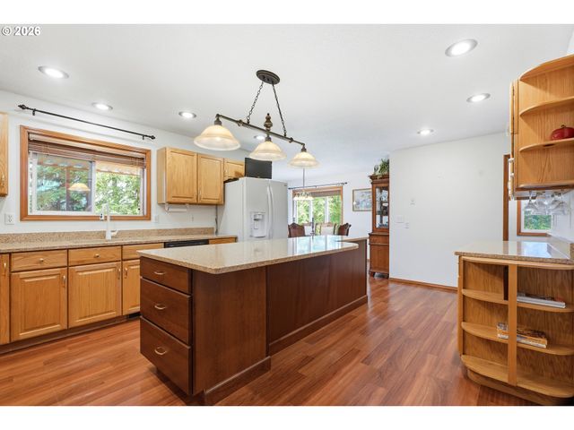 37620 Se HIDDEN FALLS Rd, Washougal, WA 98671