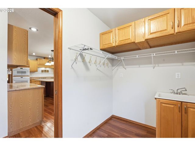37620 Se HIDDEN FALLS Rd, Washougal, WA 98671