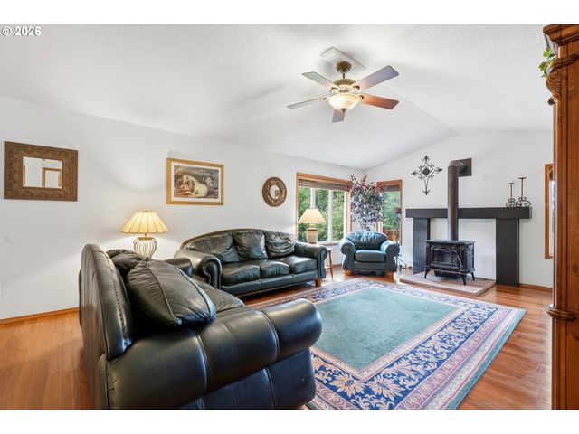 37620 Se HIDDEN FALLS Rd, Washougal, WA 98671