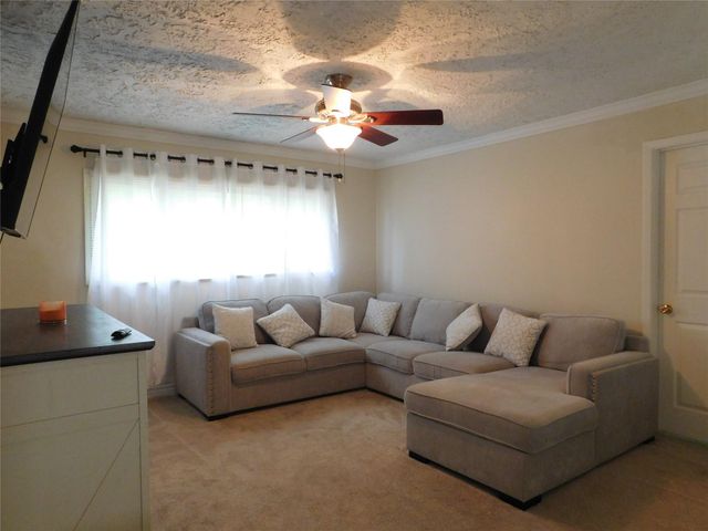 16518 Quail Briar Drive, Houston, TX 77489