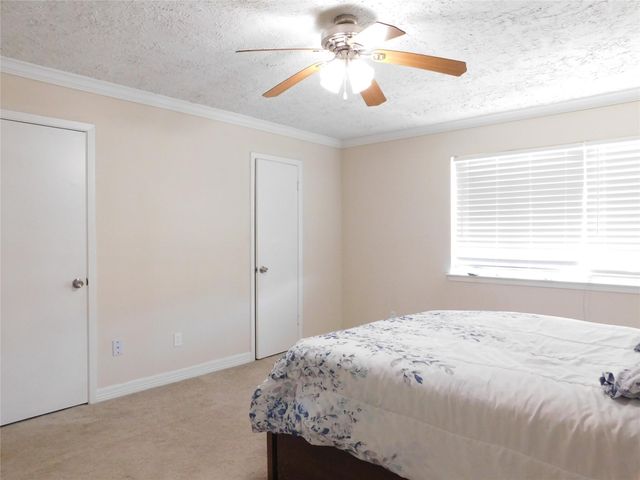 16518 Quail Briar Drive, Houston, TX 77489
