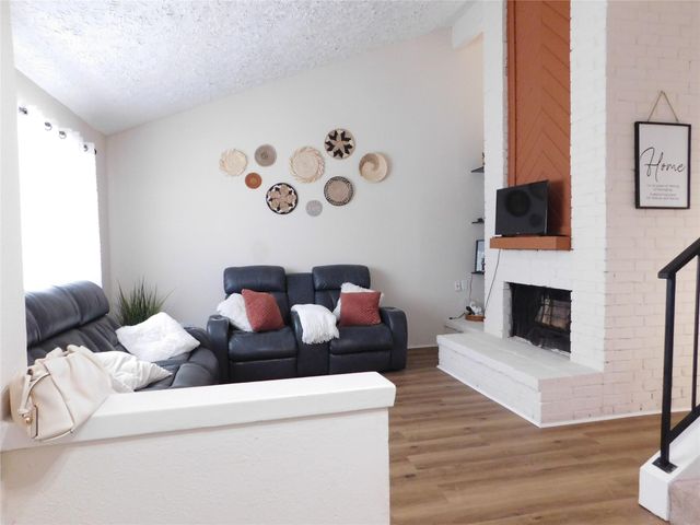 16518 Quail Briar Drive, Houston, TX 77489