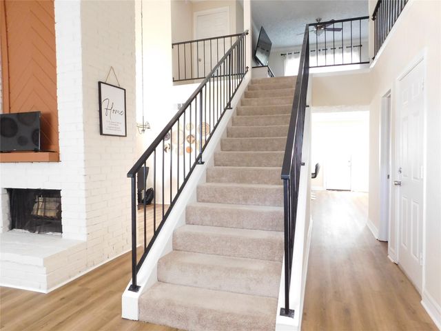16518 Quail Briar Drive, Houston, TX 77489