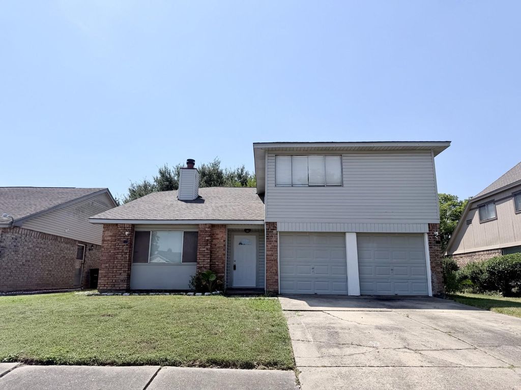 16518 Quail Briar Drive, Houston, TX 77489