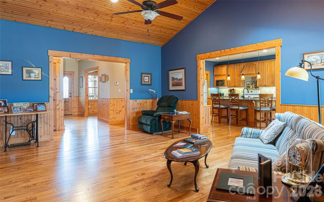 82 Red Mulberry Drive, Zirconia, NC 28790