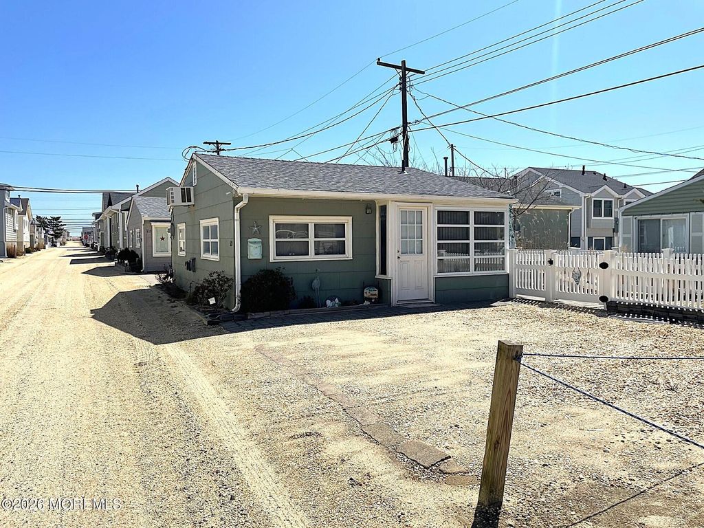 115 W Amberjack Way, Lavallette, NJ 08735