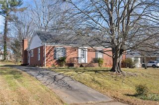 137 Flintfield Drive, Winston-salem, NC 27103