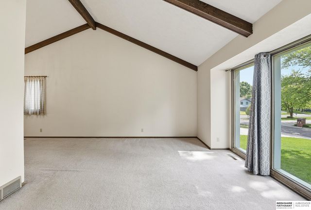 1122 Sally Street, Papillion, NE 68046