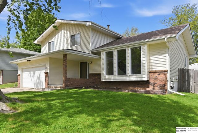 1122 Sally Street, Papillion, NE 68046