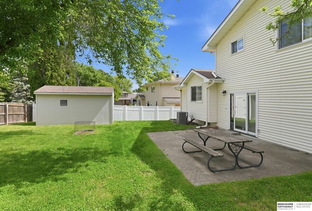 1122 Sally Street, Papillion, NE 68046