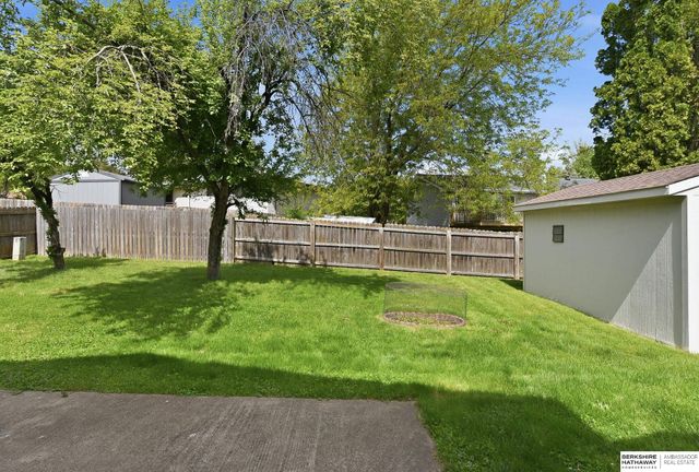 1122 Sally Street, Papillion, NE 68046