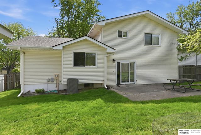 1122 Sally Street, Papillion, NE 68046