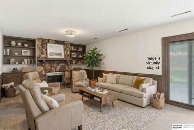 1122 Sally Street, Papillion, NE 68046