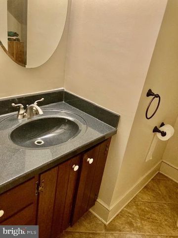 227 LOWRY RD, New Holland, PA 17557