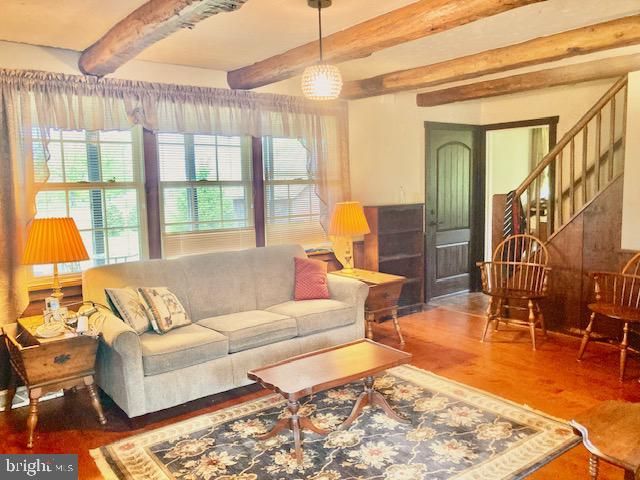 227 LOWRY RD, New Holland, PA 17557