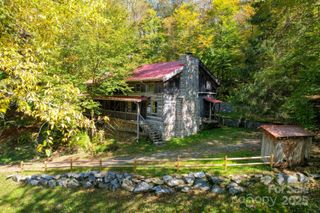 1495 El Miner Drive, Mars Hill, NC 28754