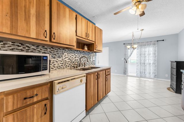 3360 NE Rossi Court NE, West Palm Beach, FL 33417