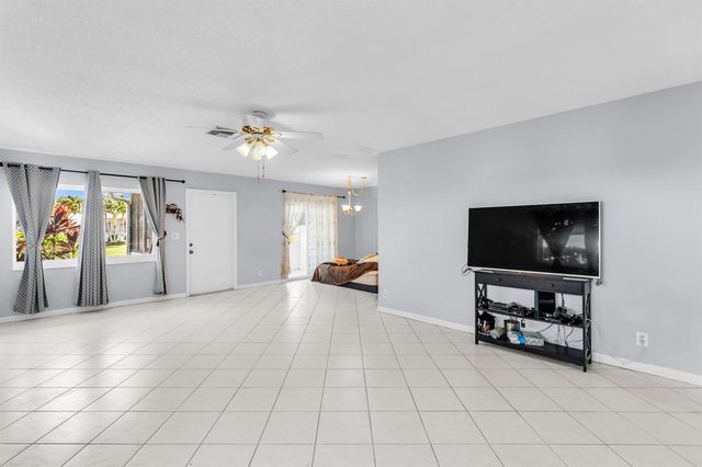 3360 NE Rossi Court NE, West Palm Beach, FL 33417