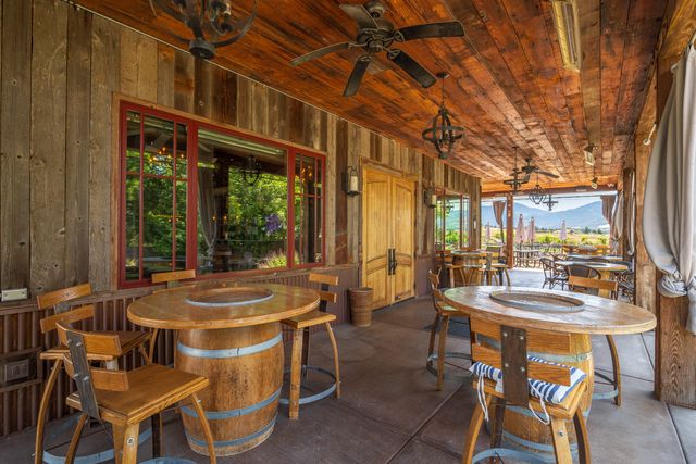 2335 N Phoenix Road, Medford, OR 97504