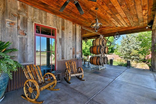 2335 N Phoenix Road, Medford, OR 97504