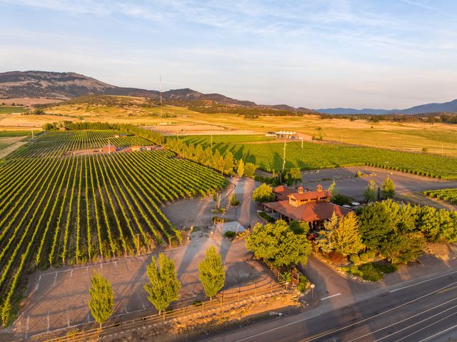 2335 N Phoenix Road, Medford, OR 97504