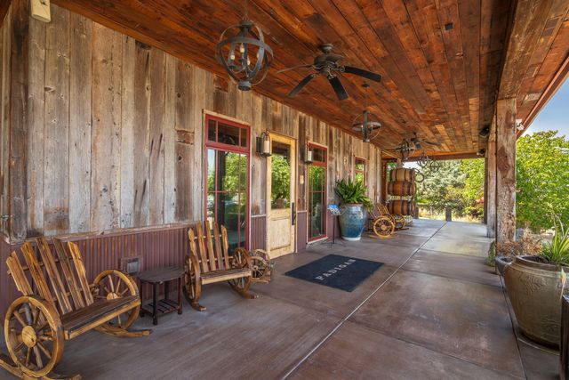 2335 N Phoenix Road, Medford, OR 97504