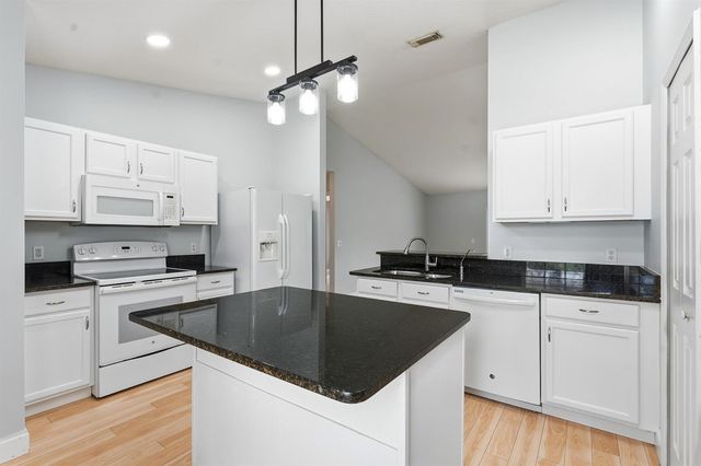 292 SW Pagoda Terrace, Port St. Lucie, FL 34984