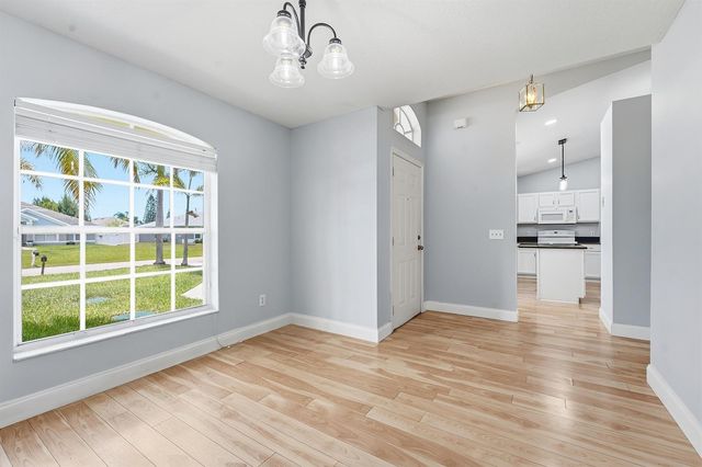 292 SW Pagoda Terrace, Port St. Lucie, FL 34984