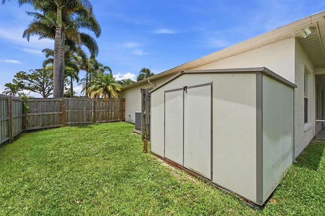 292 SW Pagoda Terrace, Port St. Lucie, FL 34984