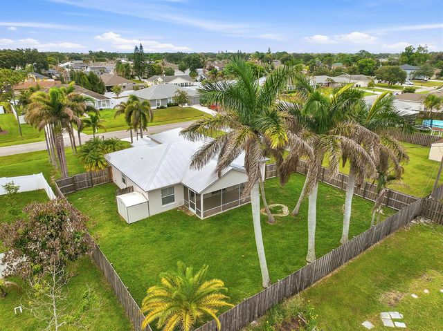 292 SW Pagoda Terrace, Port St. Lucie, FL 34984