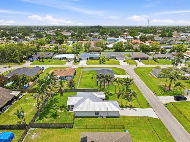 292 SW Pagoda Terrace, Port St. Lucie, FL 34984