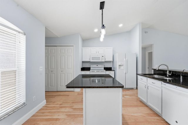 292 SW Pagoda Terrace, Port St. Lucie, FL 34984