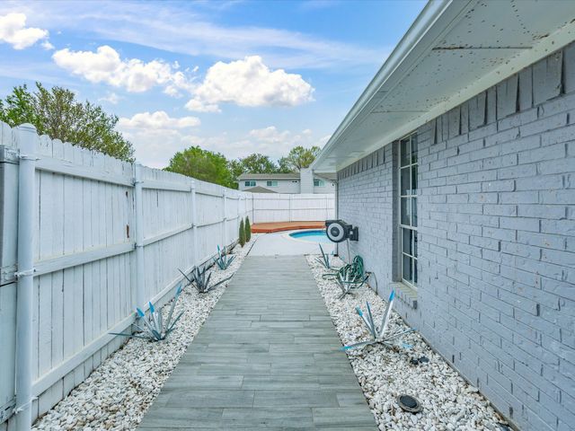 2200 Parkhaven Drive, Plano, TX 75075