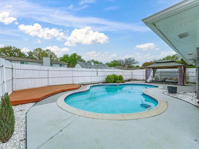 2200 Parkhaven Drive, Plano, TX 75075