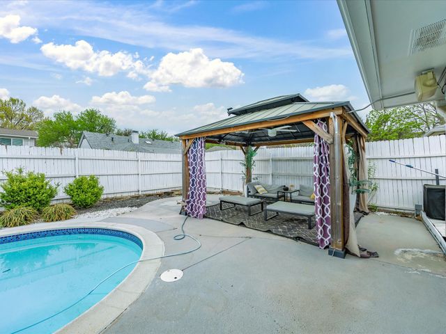 2200 Parkhaven Drive, Plano, TX 75075