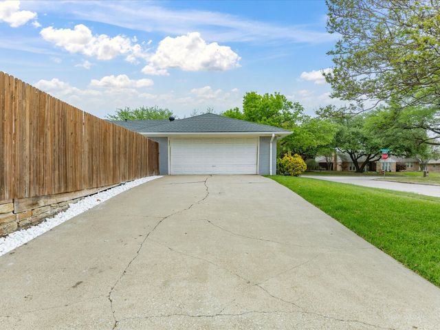 2200 Parkhaven Drive, Plano, TX 75075