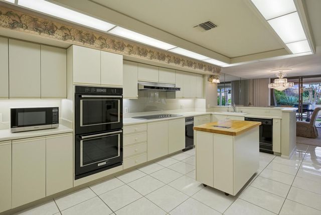 30 Kavenish Drive N, Rancho Mirage, CA 92270