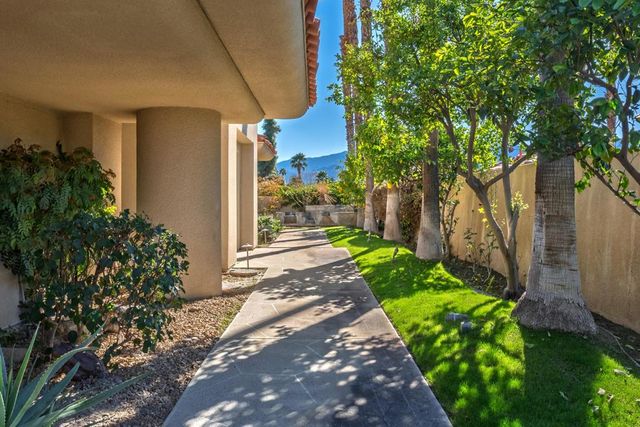 30 Kavenish Drive N, Rancho Mirage, CA 92270