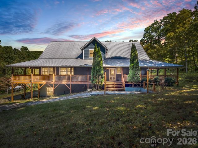 119 Mountain Bluff Trail, Hendersonville, NC 28792