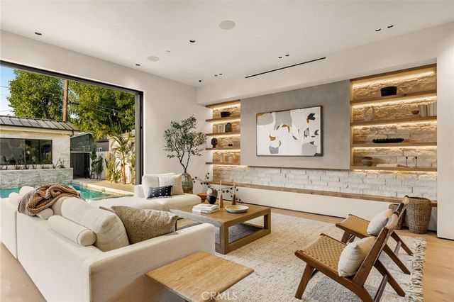 12249 Addison, Valley Village, CA 91607
