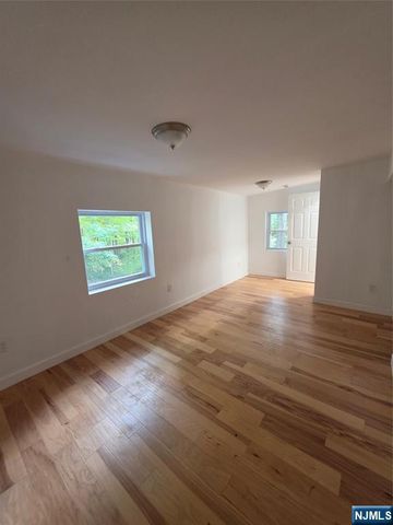 32 Park Drive, West Milford, NJ 07480