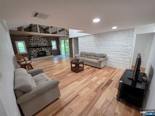 32 Park Drive, West Milford, NJ 07480