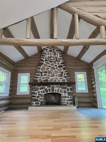 32 Park Drive, West Milford, NJ 07480