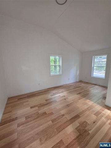 32 Park Drive, West Milford, NJ 07480