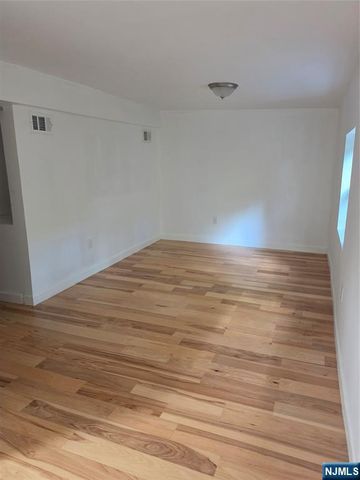 32 Park Drive, West Milford, NJ 07480