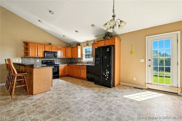 7360 Navilleton Road, Floyds Knobs, IN 47119