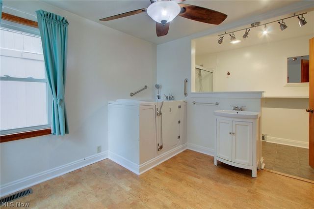 3041 33rd Street NE, Canton, OH 44705