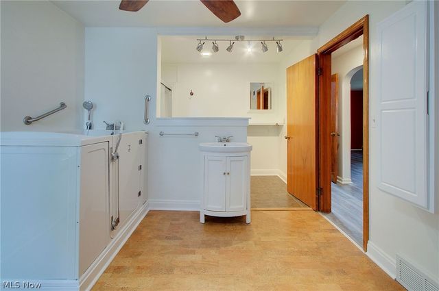 3041 33rd Street NE, Canton, OH 44705
