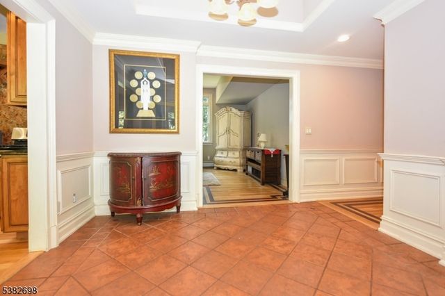 50 Elizabeth Ter, Upper Saddle River Boro, NJ 07458